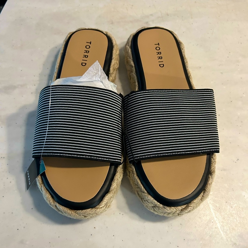 NWT Torrid Sandals Size 8